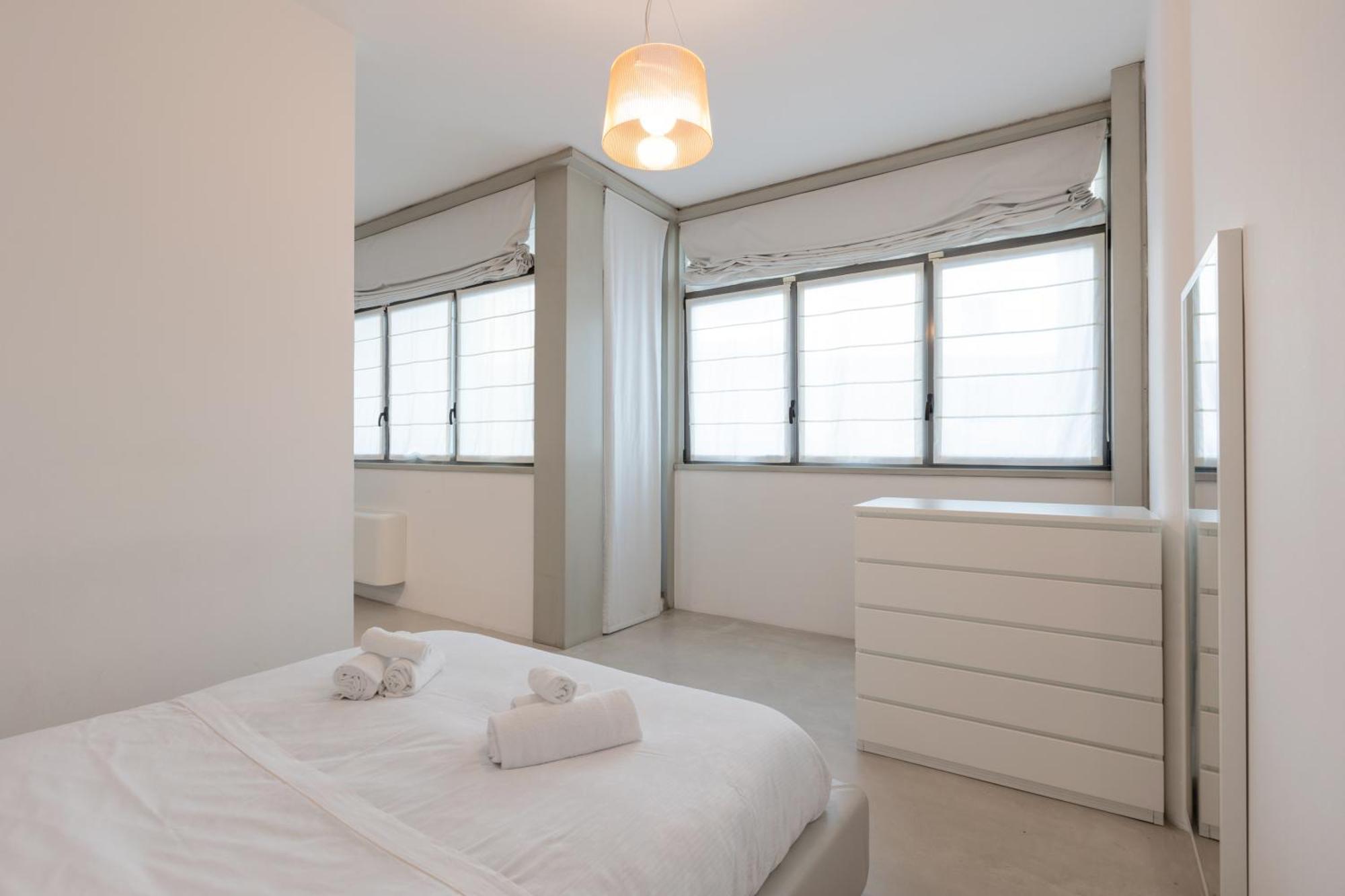 Ampio Bilocale Repubblica - Mirable Pm Apartment Милано Екстериор снимка